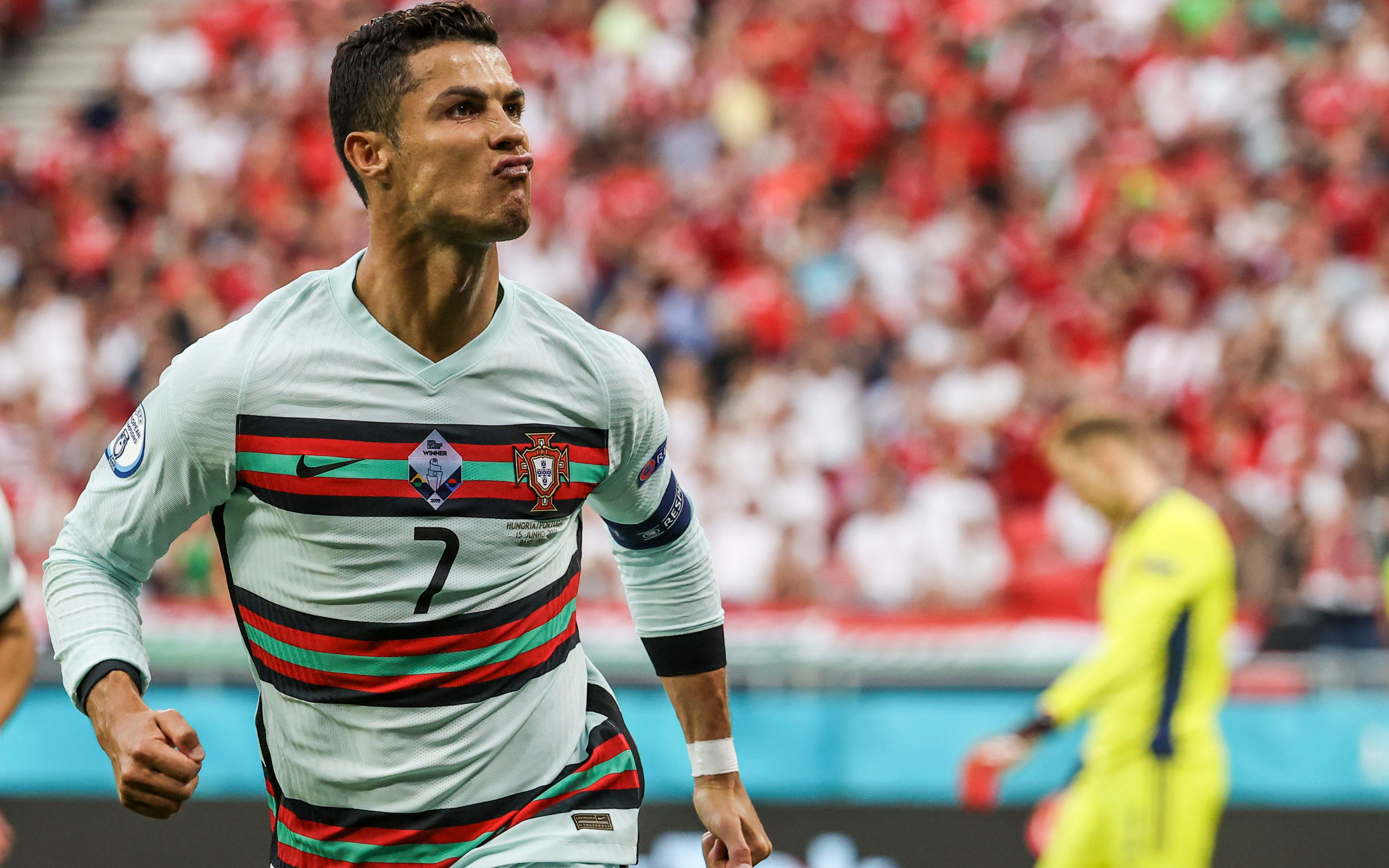 أنظمة غذائية غريبة لنجوم الرياضةمن المشروبات الغازية إلى بول اللاعب
